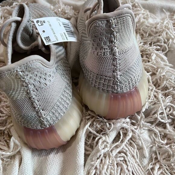 adidas Yeezy Boost 350 V2 Citrin (Non-Reflective) US 12 - Picture 5 of 9